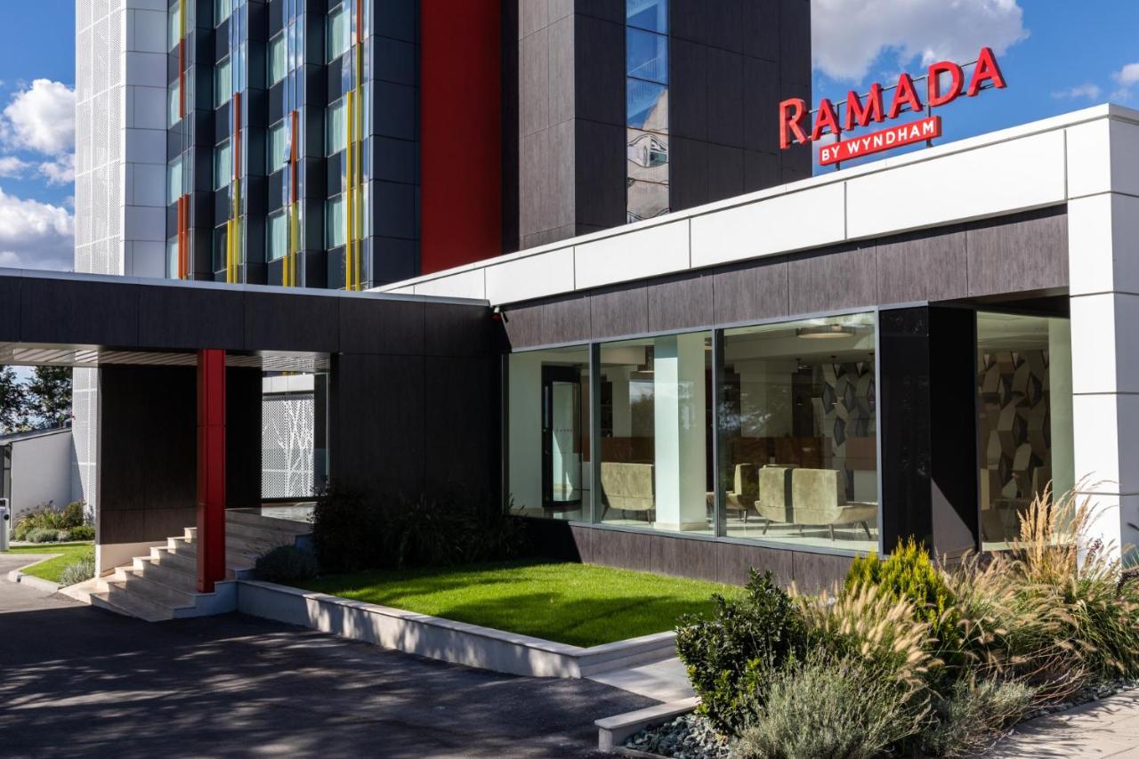 Ramada By Wyndham Slatina Parc Hotel Exterior foto
